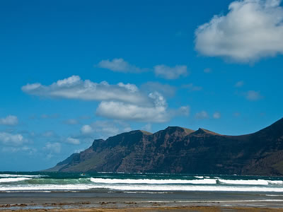 Playa de Famara en Lanzarote Playa de Famara en Lanzarote
